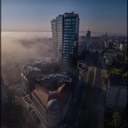 Hanza Tower De Lux شقة *
